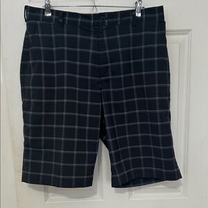 Nike Golf Men's Black Plaid Flat Front Shorts size 36  moisture wick material